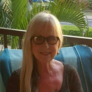 Meet your Posher, Hallie